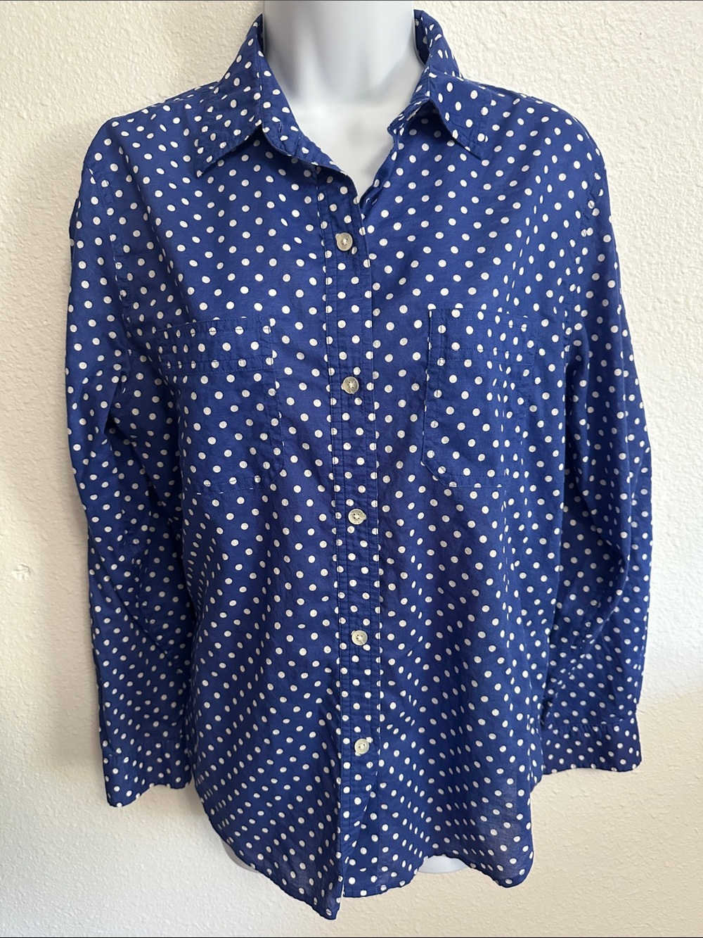 Ralph Lauren Blue and White Polka Dot Button-Down Shirt Size Medium